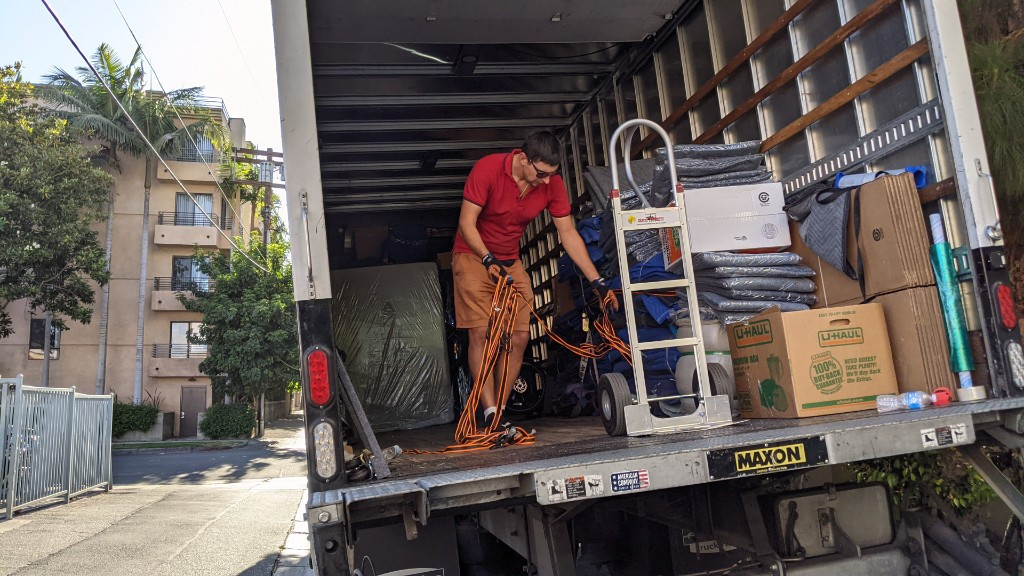 Photo by Juan Delgado of Alltrust Movers - Large