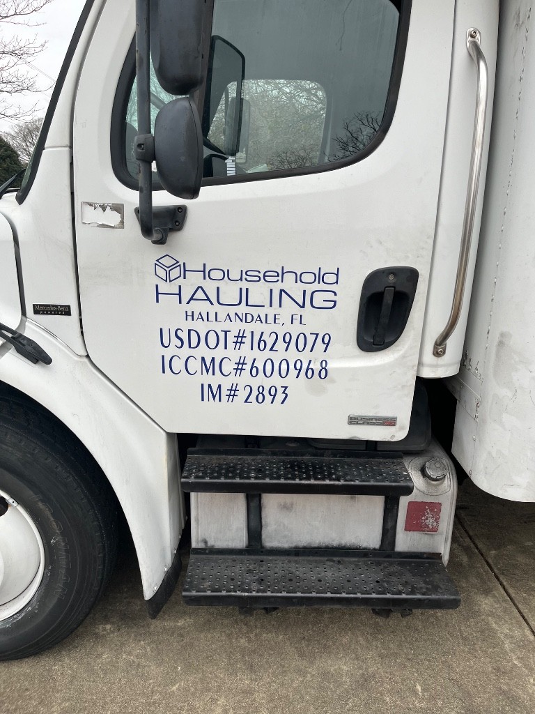 Photo by Sophia Ummi of Household Hauling - Large