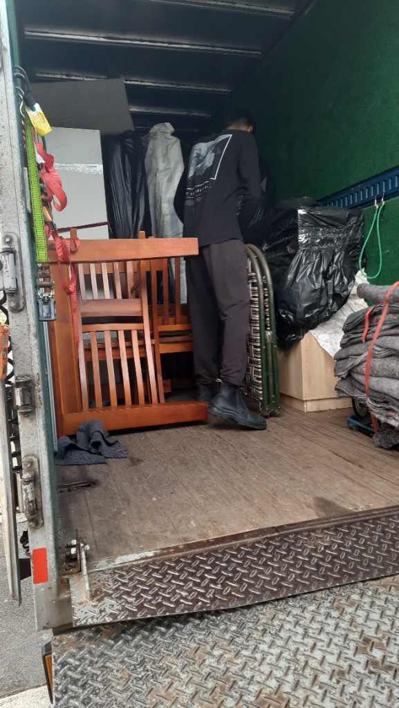 Photo by Harjit Kaur of Auckland Kiwi Movers - Large