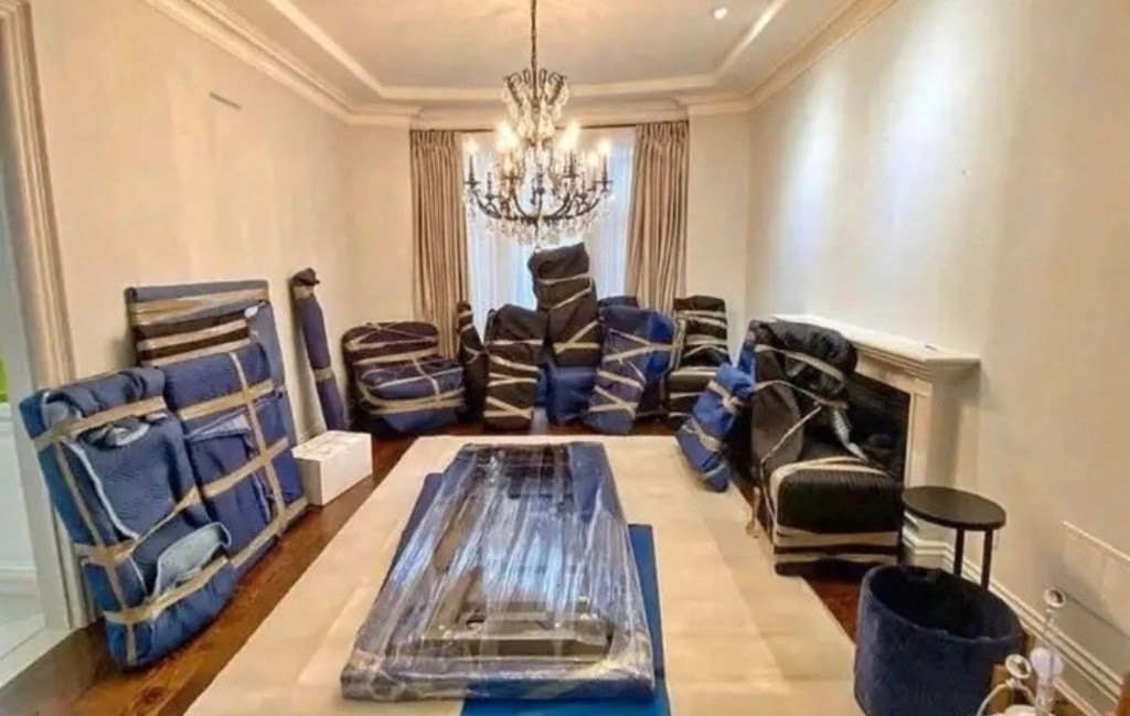 Photo by Leo Amico of Arielli Moving - Large