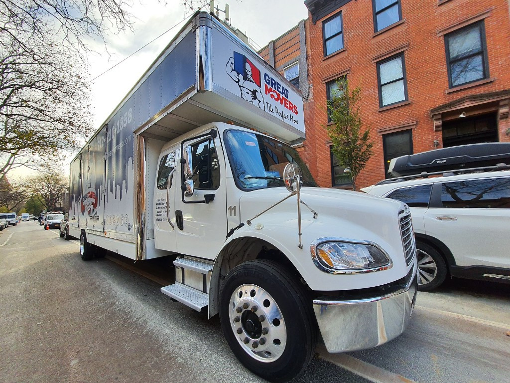 Photo by Sofia Vladi of NYC Great Movers - Large