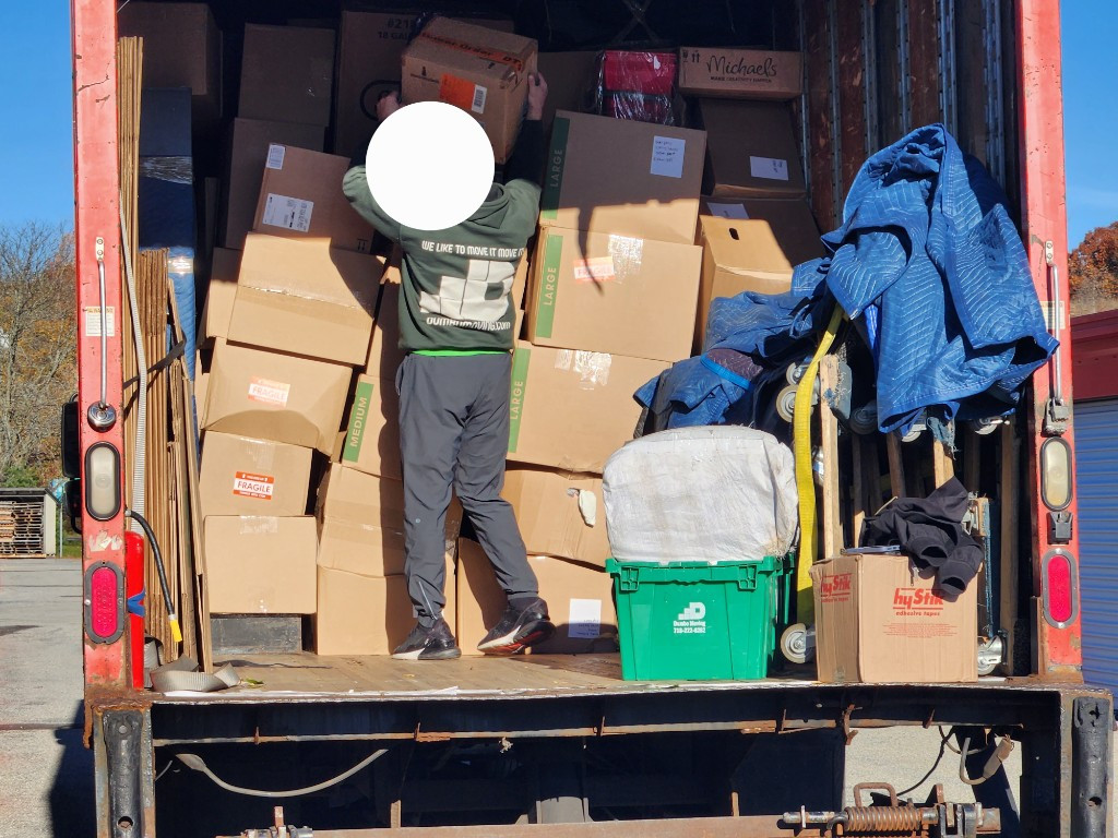 Photo by Sara of Dumbo Moving and Storage - Large