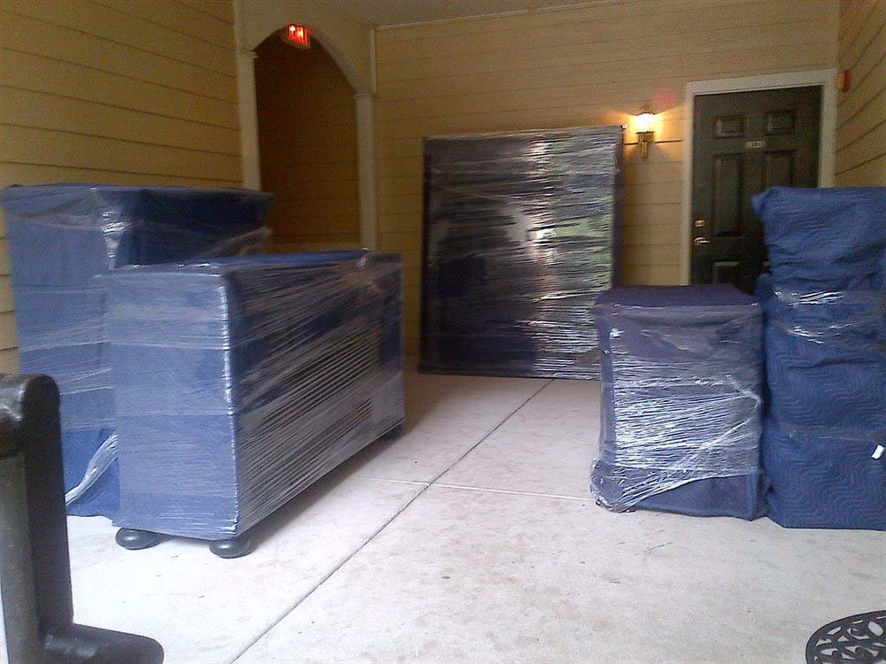 Second photo by Nicole N of Xpress Moving Vanlines - Large