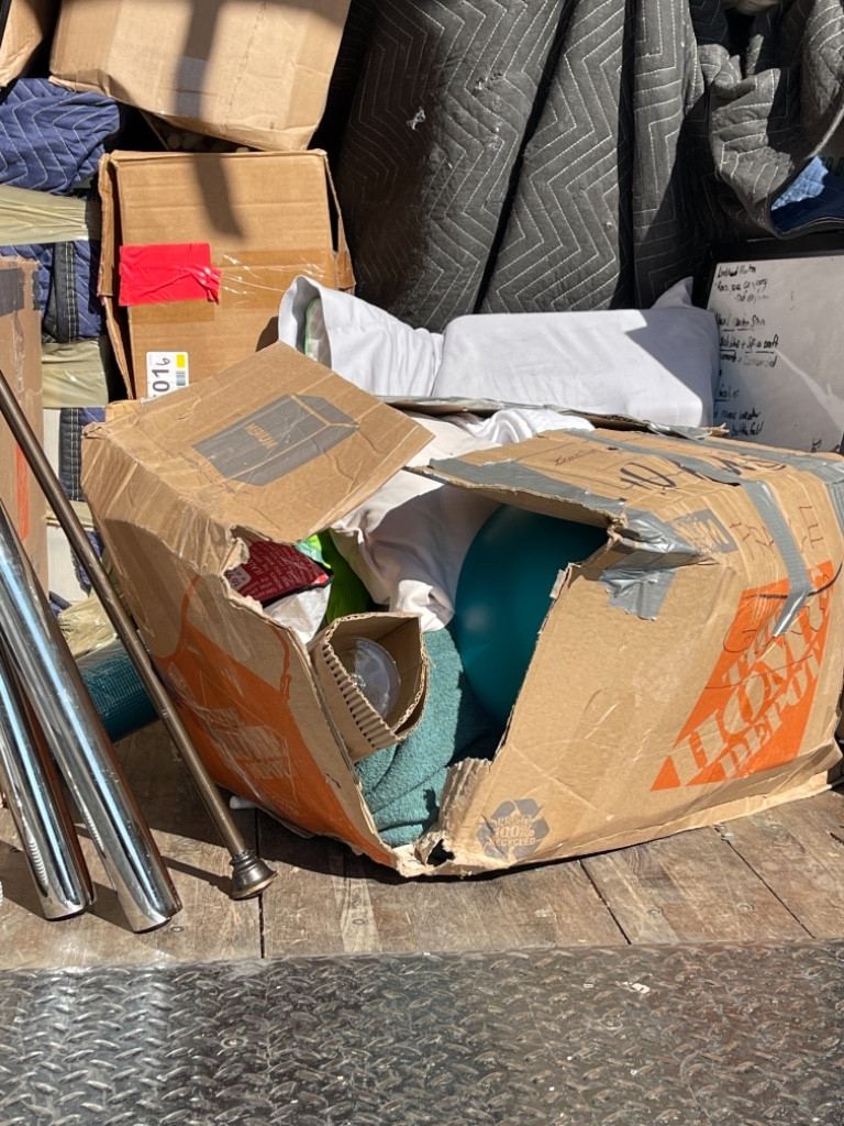 Second photo by Tamya Long of Right A-Way Movers - Large