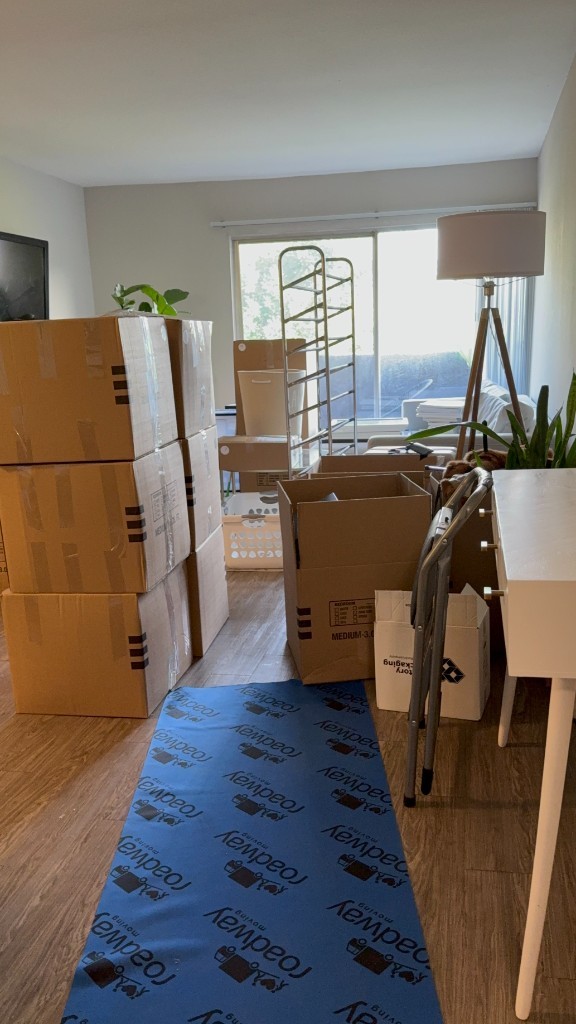 Photo by Lisa Nevo of Roadway Moving - Large