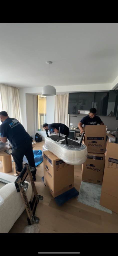 Photo by Isa Su of Roadway Moving - Large