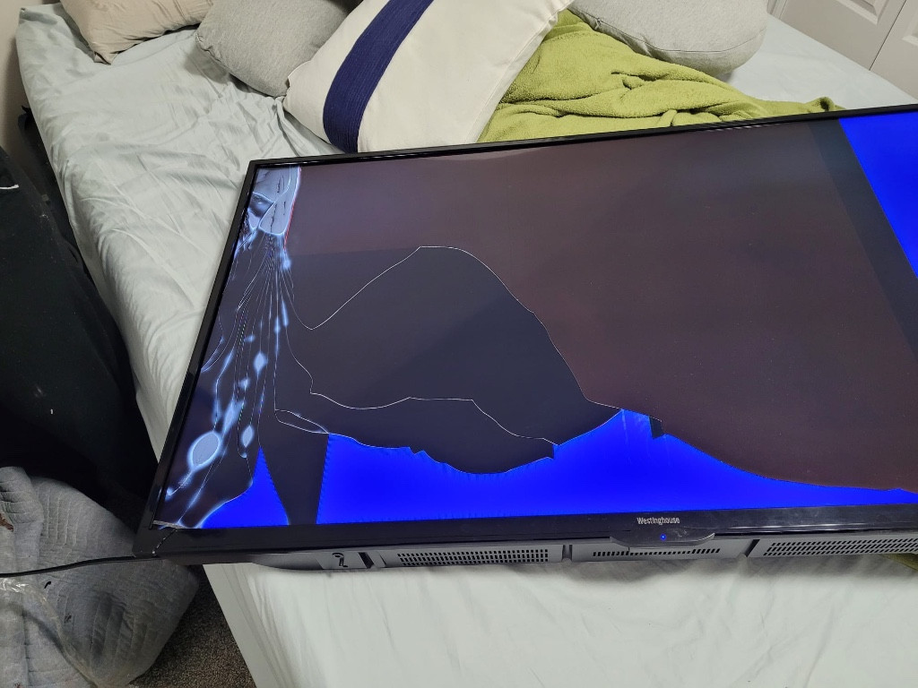 Photo by Nayane Ferreira Da Silva of Canadian National Van Lines - Large