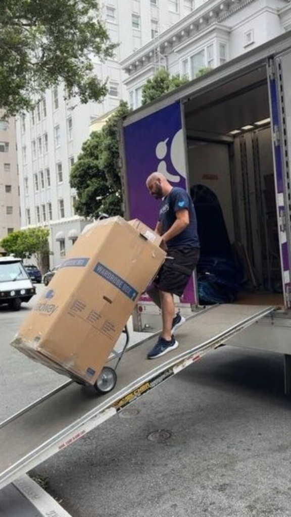 Photo by Emme Zhou of Roadway Moving - Large