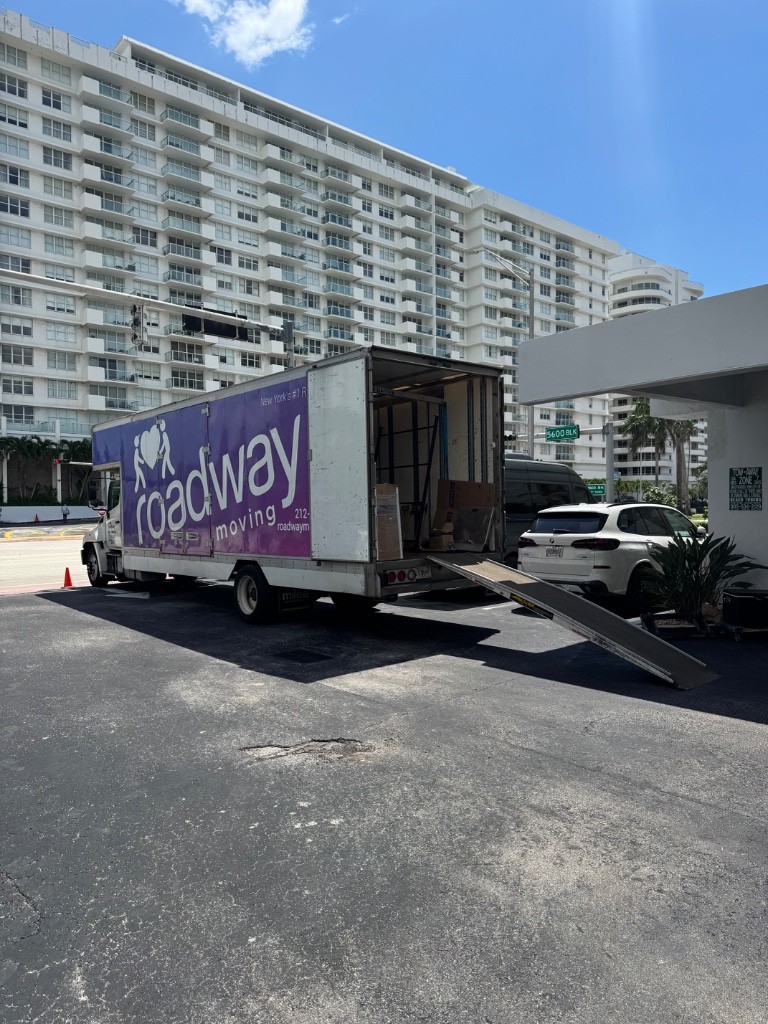 Photo by Alyssa Soto of Roadway Moving - Large