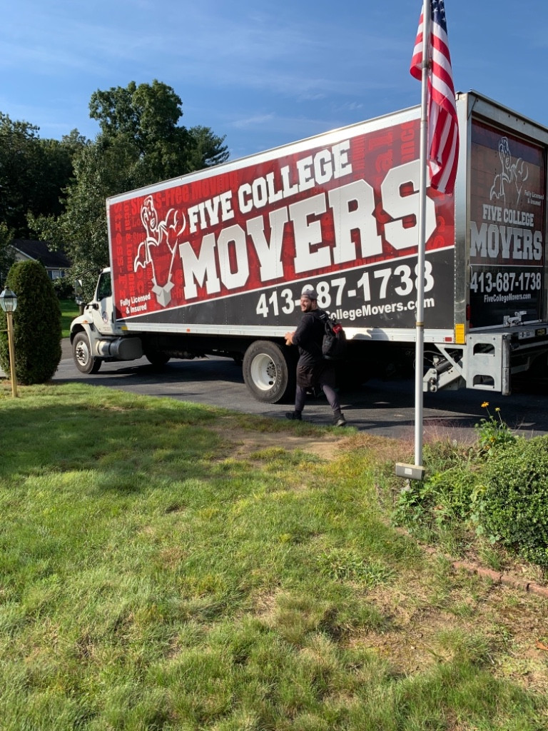 Photo by Suzanne Cavallari of Five College Movers - Large