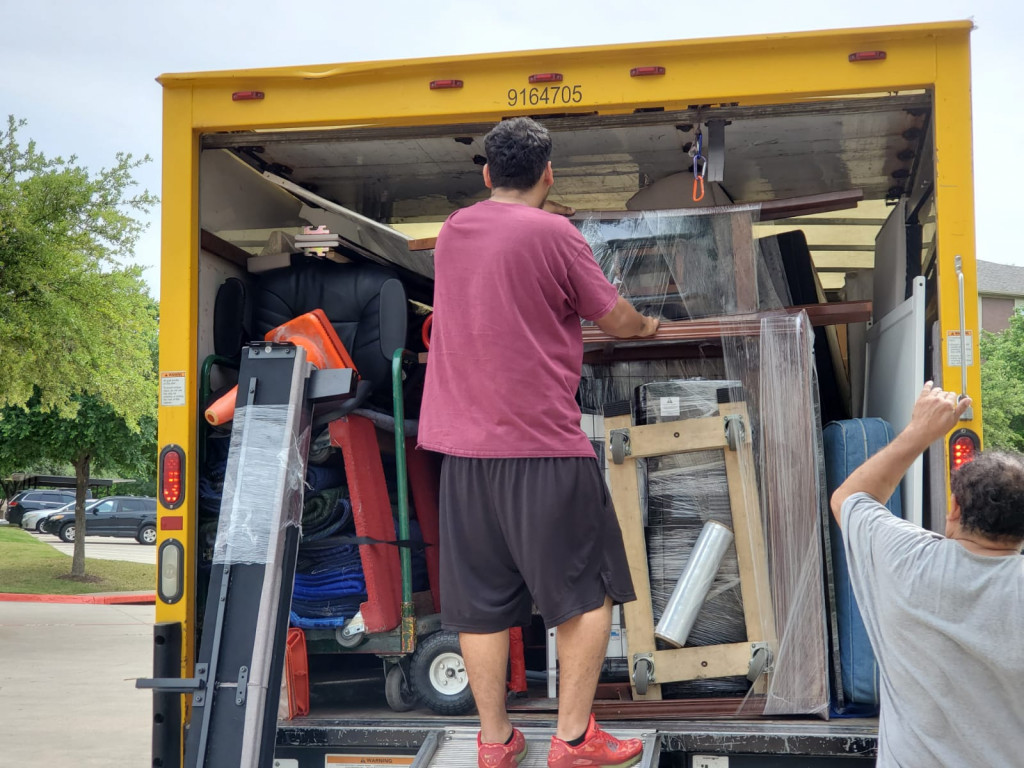 Photo by Rita Sagarika of Metro Moving Company - Large