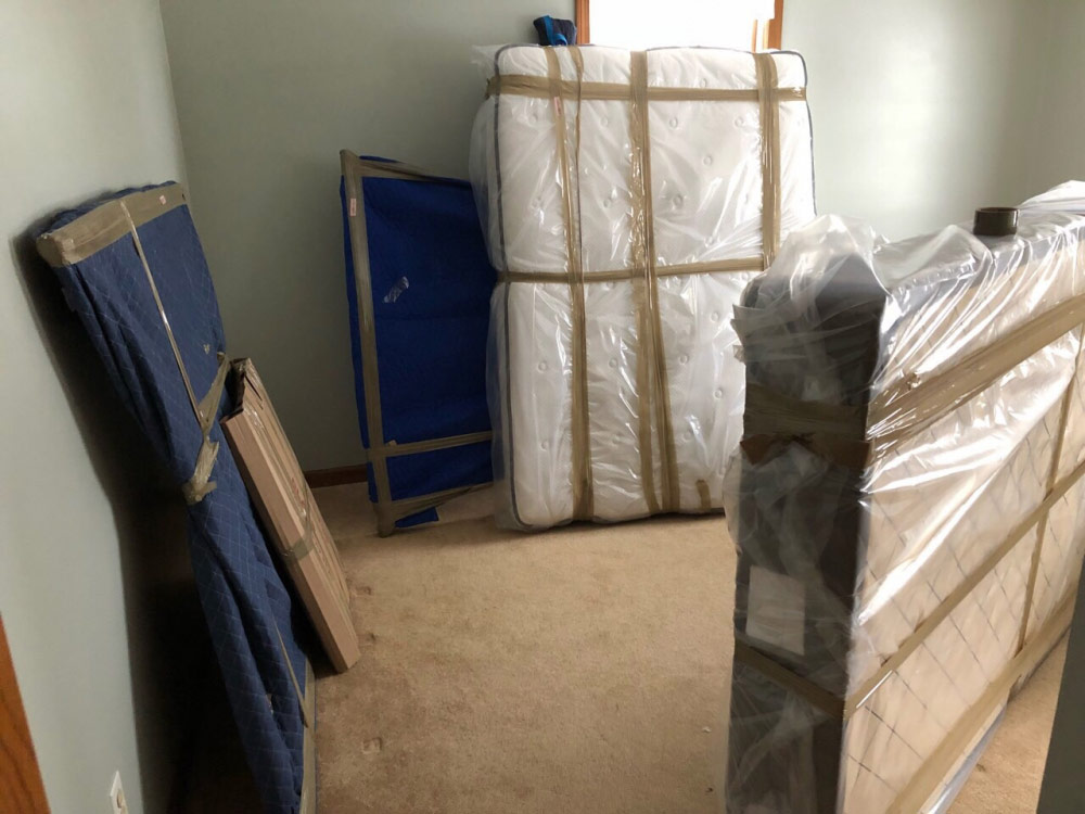 Second photo by Mia W of Boost Express Van Lines - Large