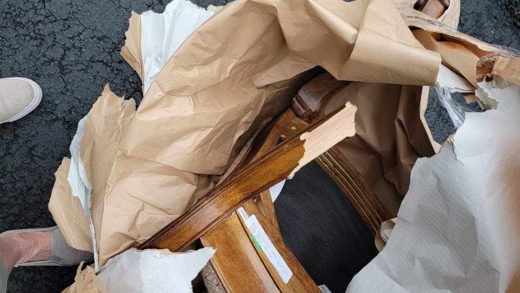 Second photo by Chris Stephanie Preston of Sannah Van Lines Inc - Large