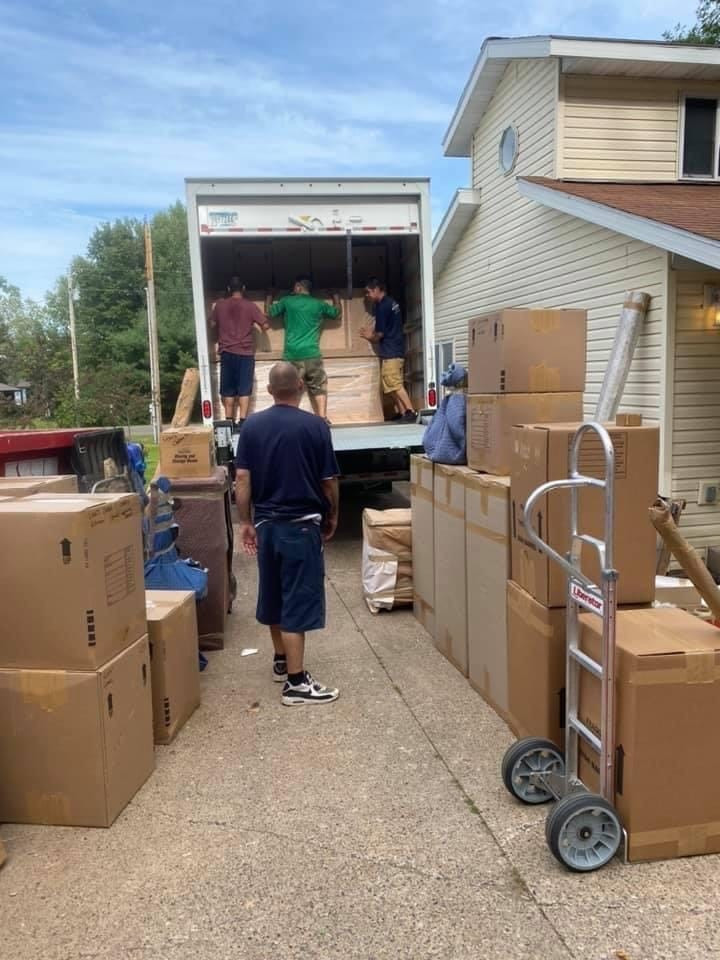 Photo by Diane Jurchuk of Perennial Van Lines - Large