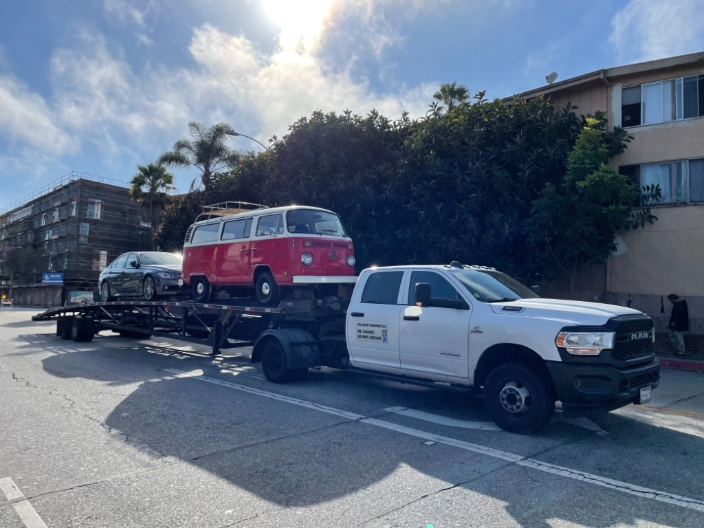 Photo by Ted Howard of Sonic auto transport - Large