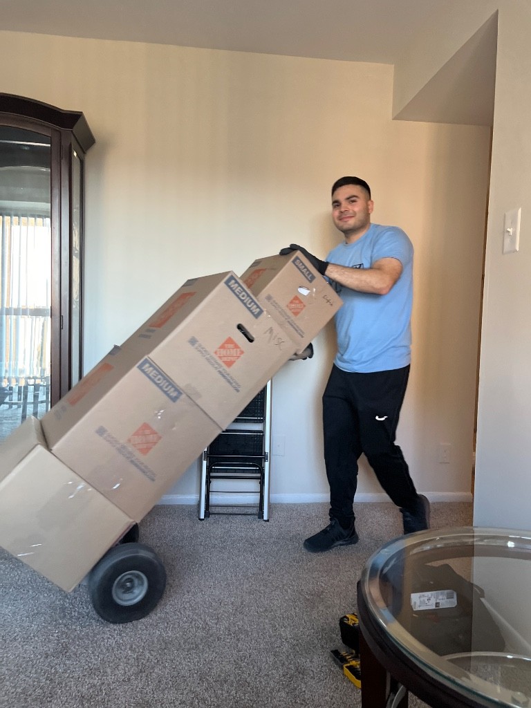 Photo by Renee Bumbry of Helix Moving And Storage - Large