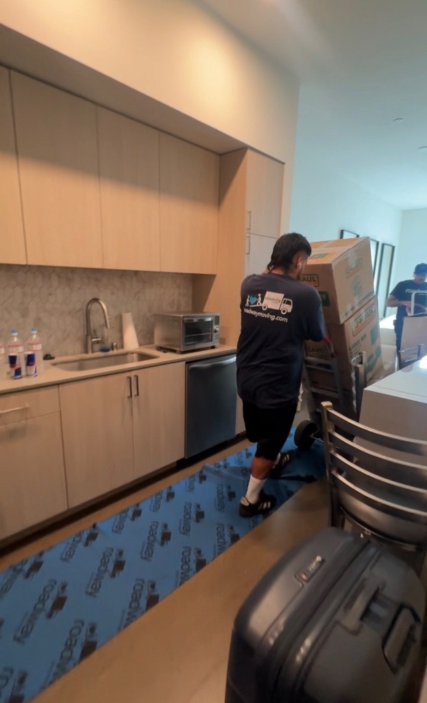 Second photo by Kierstan Saulter of Roadway Moving - Large