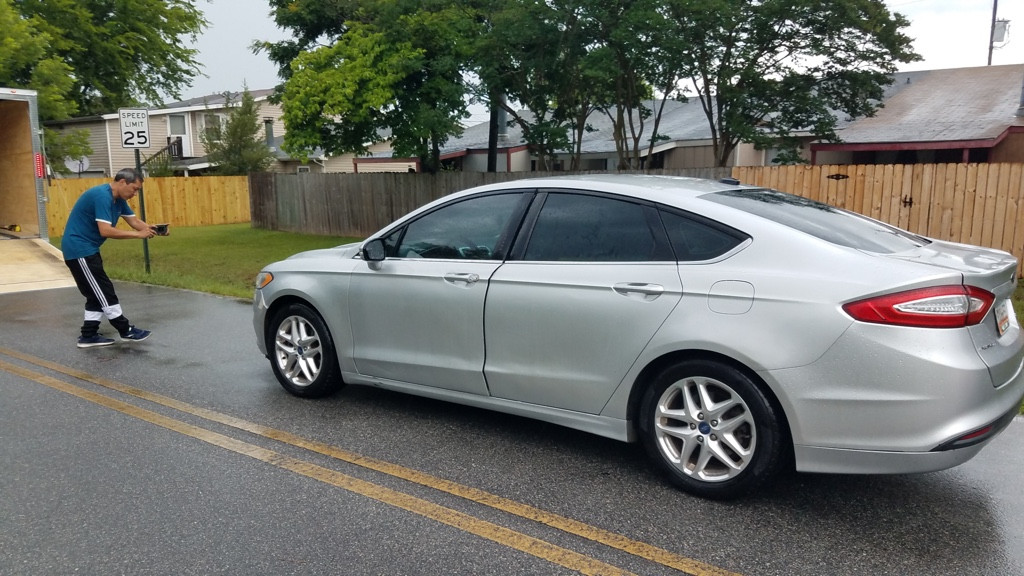 Second photo by Javier Guillen of Sonic auto transport - Large