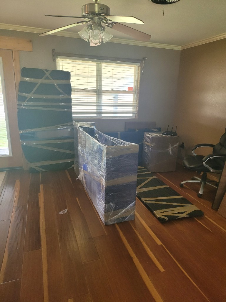 Second photo by Misti Dejohn of Fidelity Van Lines Inc - Large