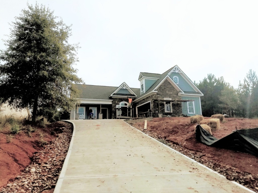 Photo by Karla Lindberg of Coach USA Moving & Storage - Large