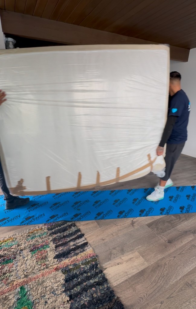 Second photo by Nicole Dimascio of Roadway Moving - Large