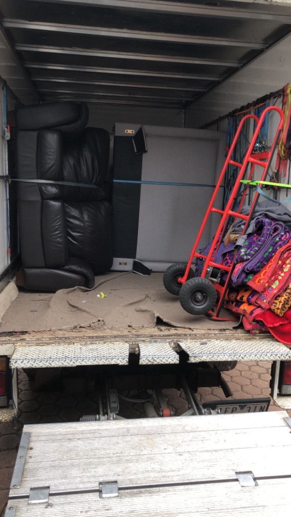 Photo by Mishaan Mage of CBD Movers AU - Large