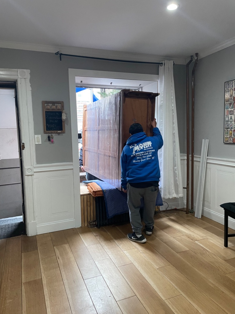 Photo by Nancy Shapiro of Al's Moving - Large