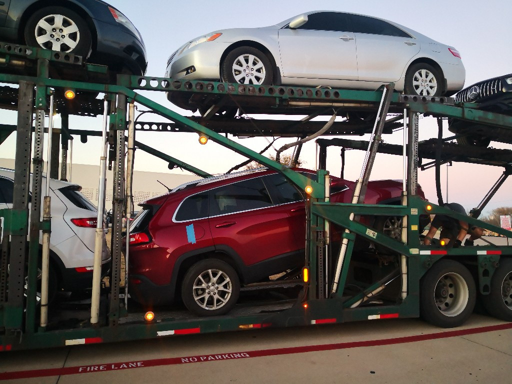 Second photo by Yona Yang of Sonic auto transport - Large