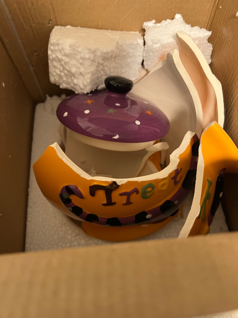 Second photo by Susan Kepka of Oasis Moving and Storage - Large