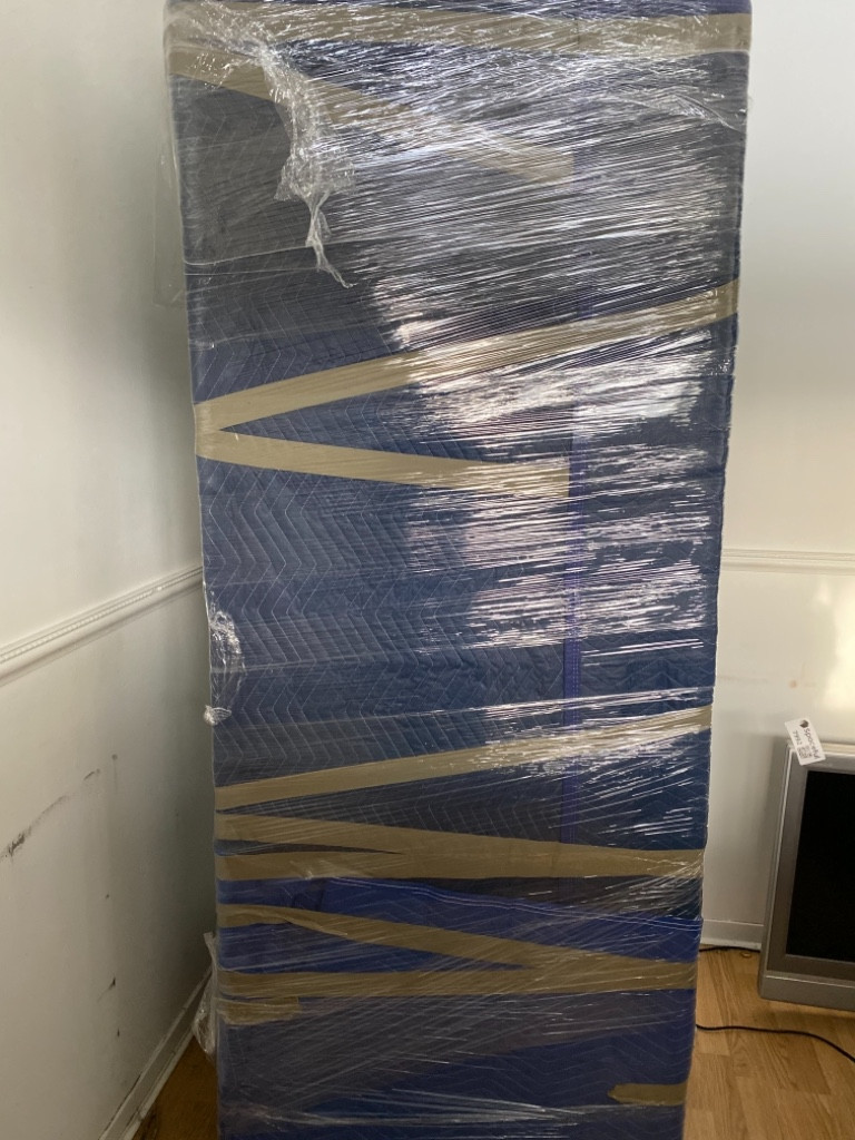 Second photo by Julie Gordon of MovinGo - Large