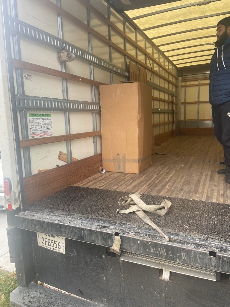 Photo by Gerald Scott Jr of Navistar Van Lines LLC - Large