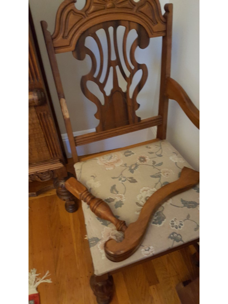 Second photo by Lisa Bee of International Van Lines - Large