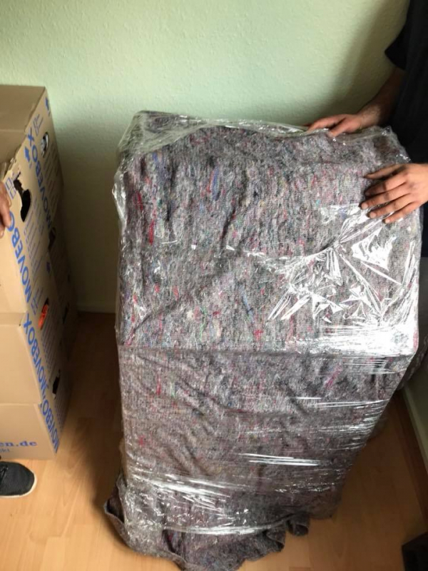 Second photo by Doris Schuster of Weinheimer Umzüge und Küchenmontage - Large