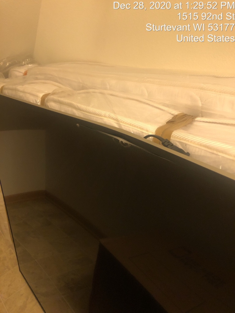 Photo by Vanessa Tellez of Van Lines USA - Large