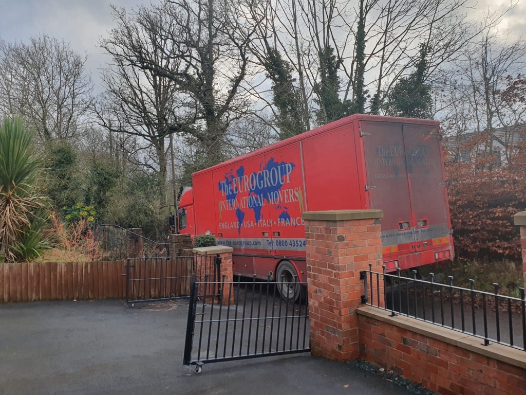 Photo by Iain Walsh of Rainier Overseas Movers - Large