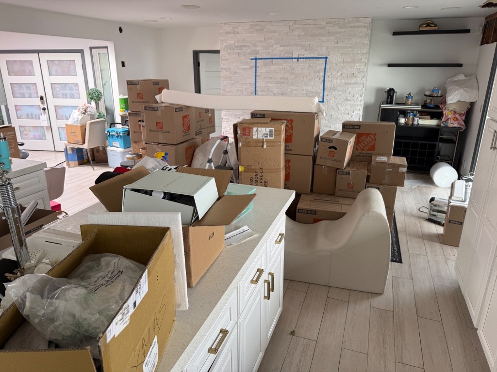 Second photo by Stella Leo of Roadway Moving - Large