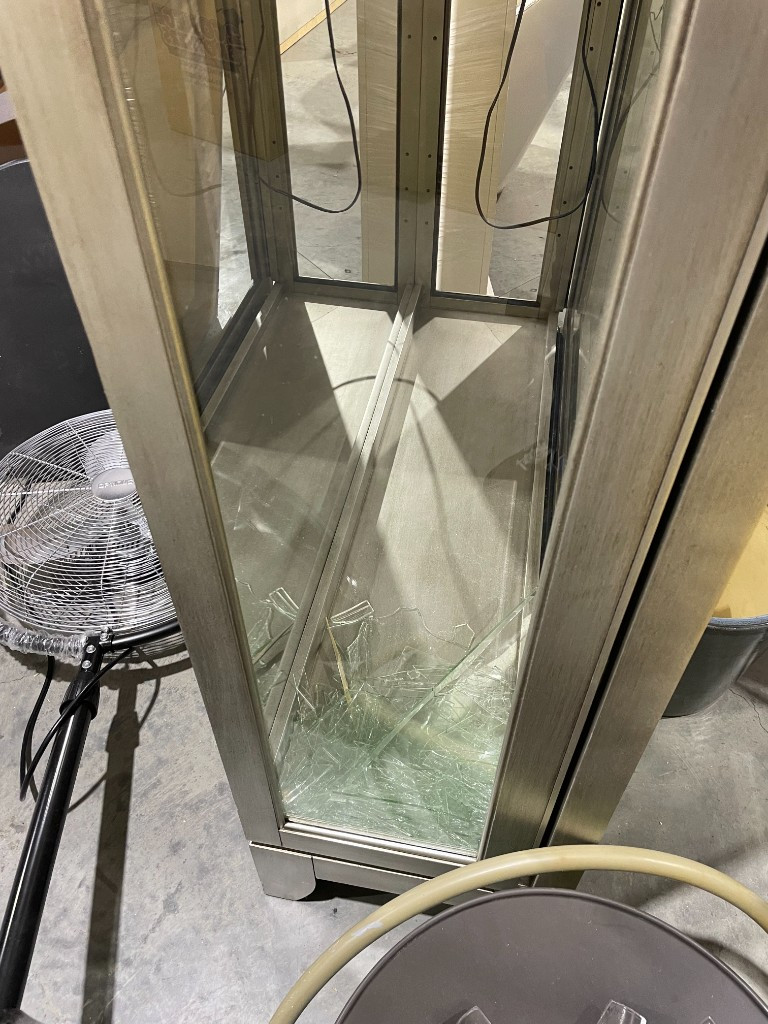 Second photo by Bob Richardson of 2 College Brothers Moving - Large