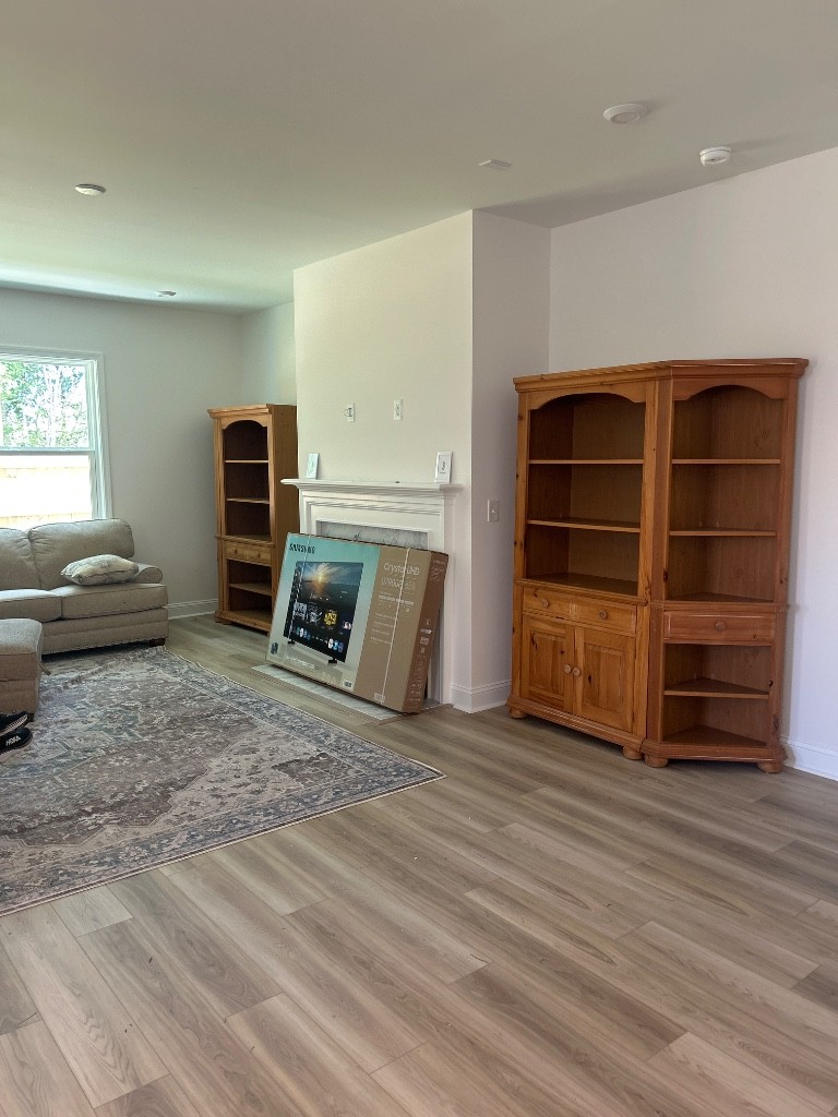 Second photo by Jennifer Storer of Moving Express and Storage - Large