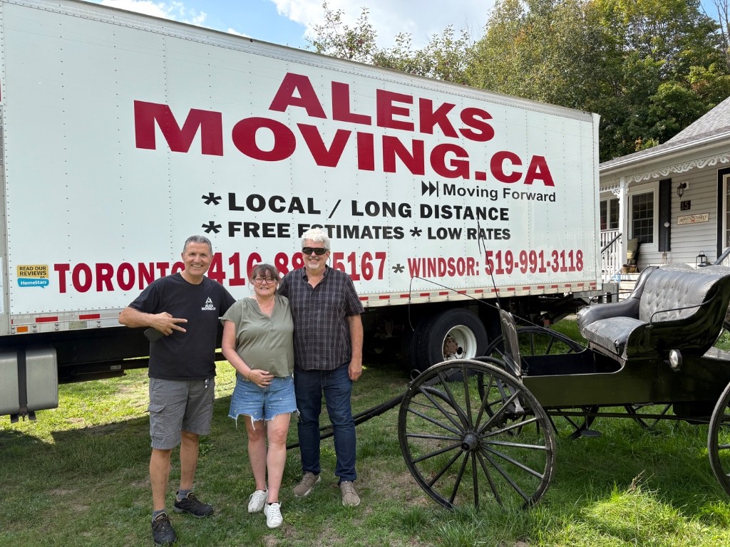 Photo by Kae Gifford of Aleks Moving - Large