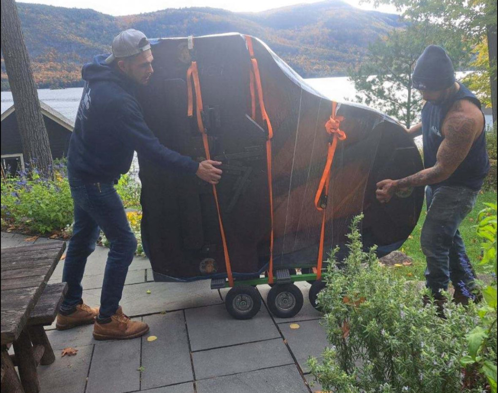 Second photo by Ian Ferguson of Elite Van Lines - Large