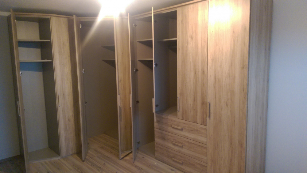 Second photo by Kukalla  of Zirk und Göschel - Large