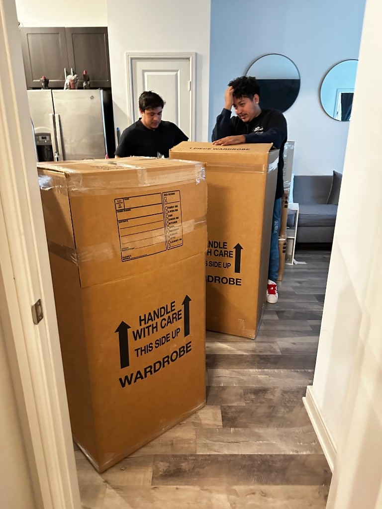 Photo by Rebecca Alexandre of Puma Van Lines - Large