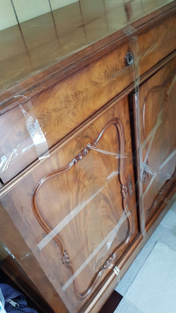 Photo by Gillian Byron of Allied Pickfords Arab Emirates - Large