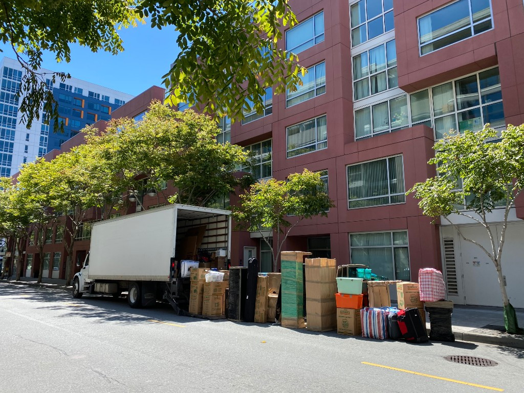 Photo by Weisen Li of Monster Moving LLC - Large