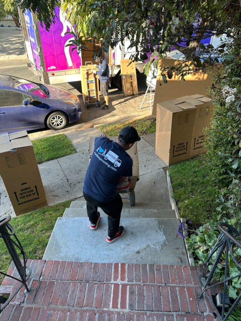 Photo by Chelsea Jordan of Roadway Moving - Large