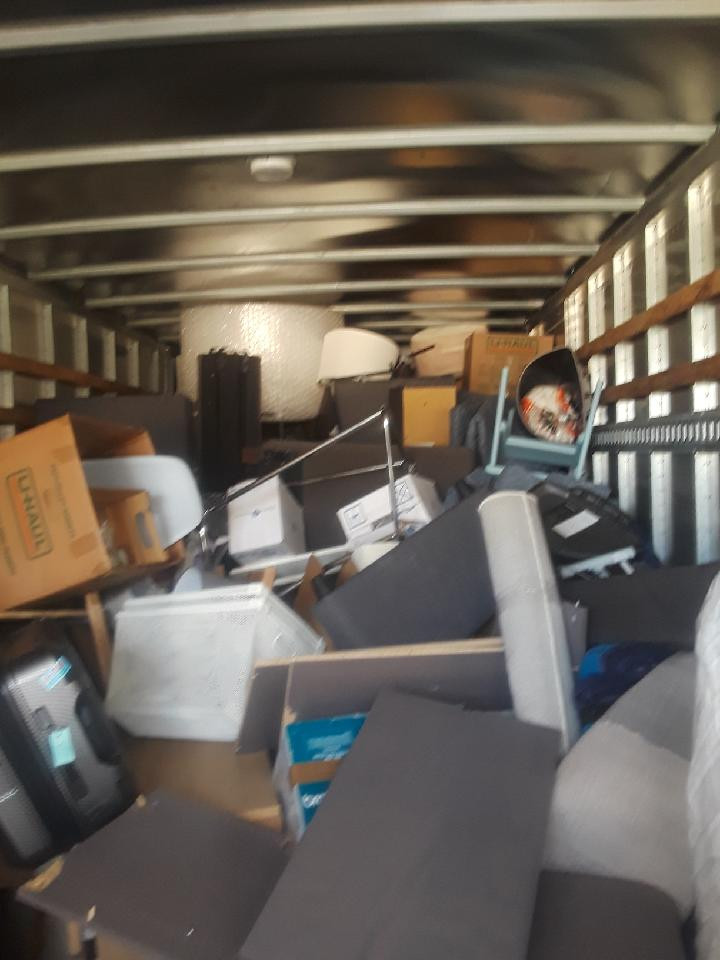 Second photo by Jenny Jeong of Geo Van Lines - Large