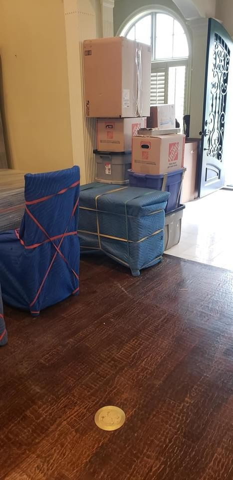 Second photo by Adolfo Murphy of American Home Relocation - Large