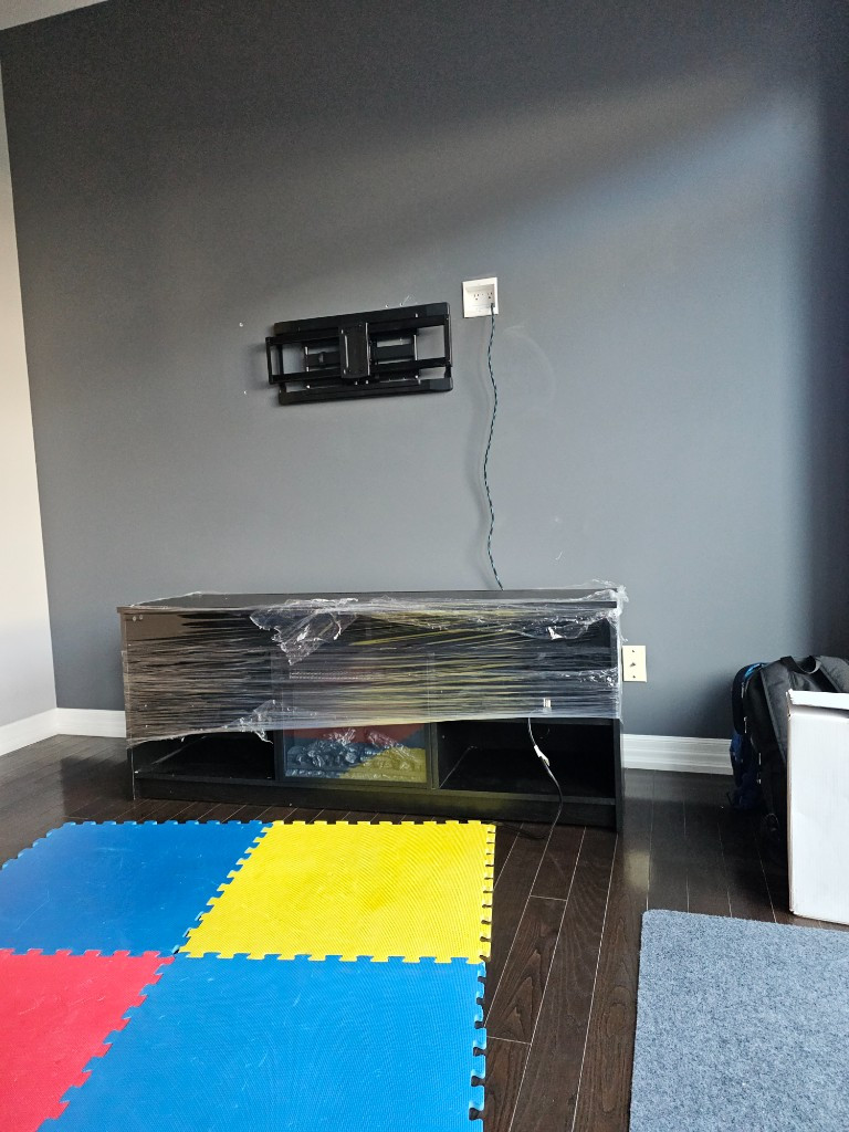 Second photo by Kehinde Orilogbon of Aleks Moving - Large