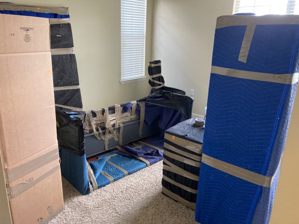 Second photo by Cheryl Nakata of Agility Van Lines - Large