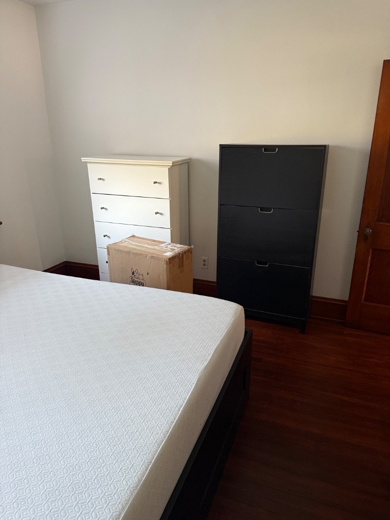 Photo by Lola Bustamante of Zip To Zip Moving Inc - Large